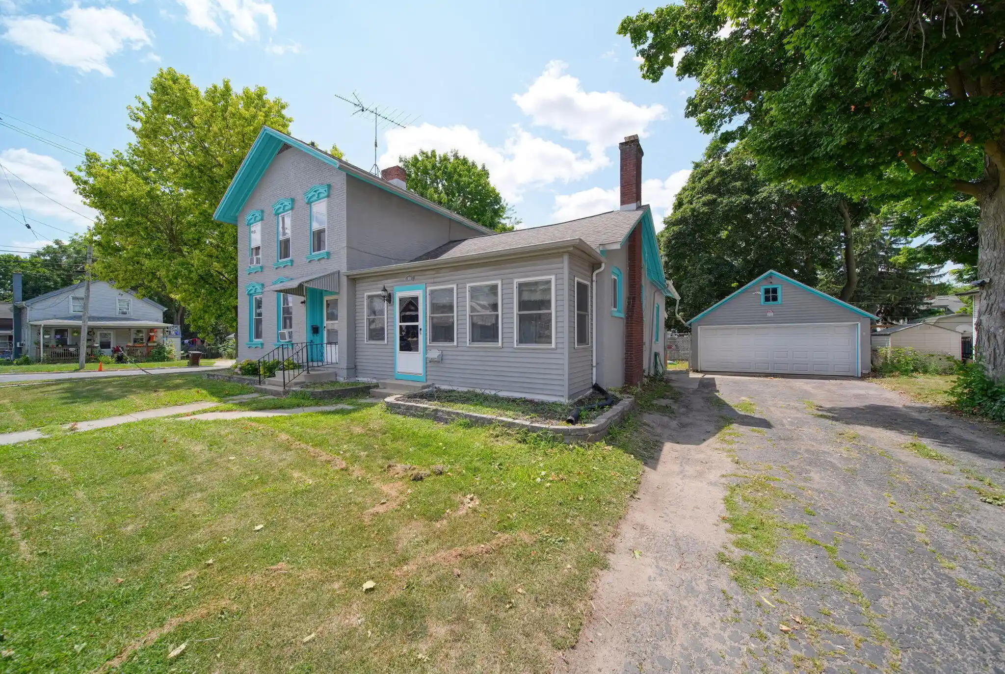 Listing Photo 2 - Condo for sale in 414 Division St located at 414 Division St, Adrian, MI 49221 - Unit 414 Division St