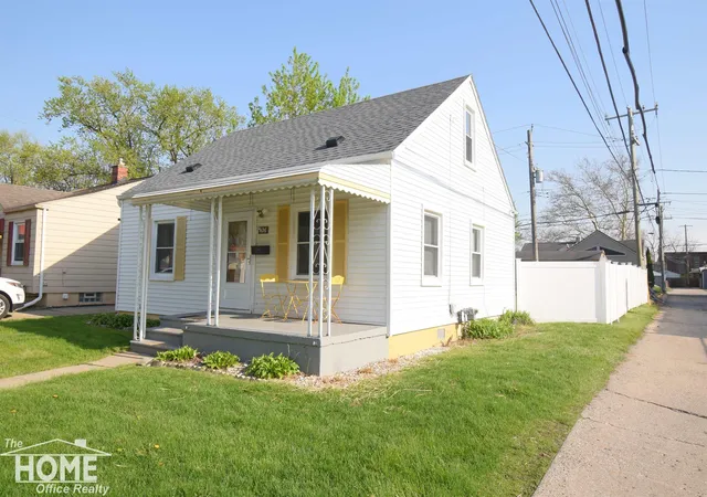 Photo 1 of Single family home for sale at 426 E Webster St, Ferndale, MI 48220 | MLS# 5050215931 | Listing updated on 2026-08-27
