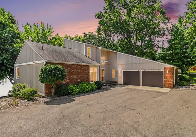 2nd image of 61583 Raintree Blvd, Sturgis, MI 49091 | MLS# 68026038005