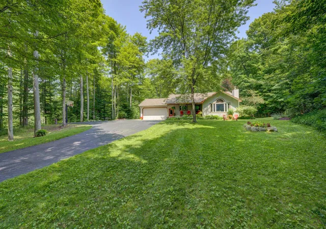 3rd image of 244 W Kasson Center Rd, Maple City, MI 49664 | MLS# 78080071389
