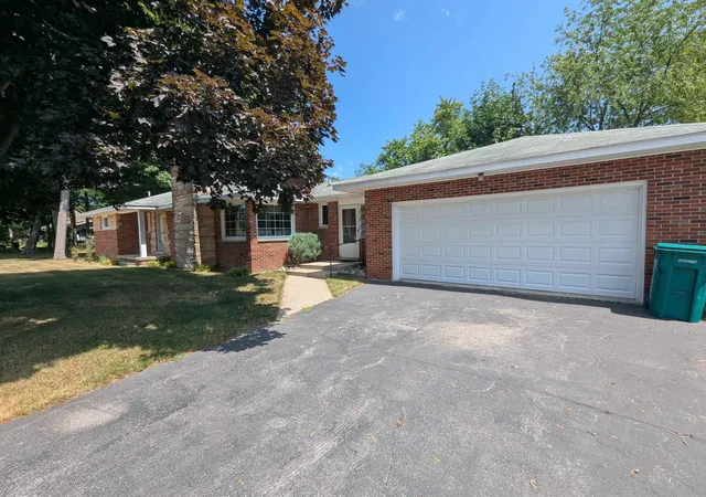 3rd image of 444 Wilber Rd, Tawas City, MI 48763 | MLS# 77080071390