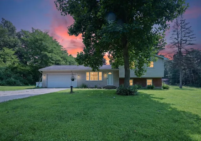 Photo 1 of Sale Pending at 16310 15 Mile Rd, Marshall, MI 49068 | MLS# 64026038027 | Listing updated on 2026-09-02