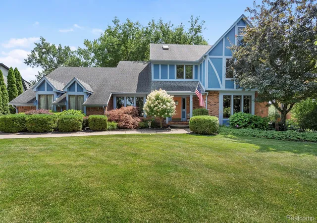 Photo 1 of Single family home for sale at 10601 Brodhead Rd, Grosse Ile, MI 48138 | MLS# 20261057292 | Listing updated on 2026-09-01