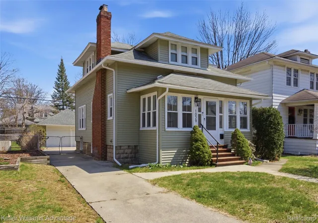 Photo 3 of Single family home for sale at 1029 Longfellow Ave, Royal Oak, MI 48067 | MLS# 20261057306 | Listing updated on 2026-10-07