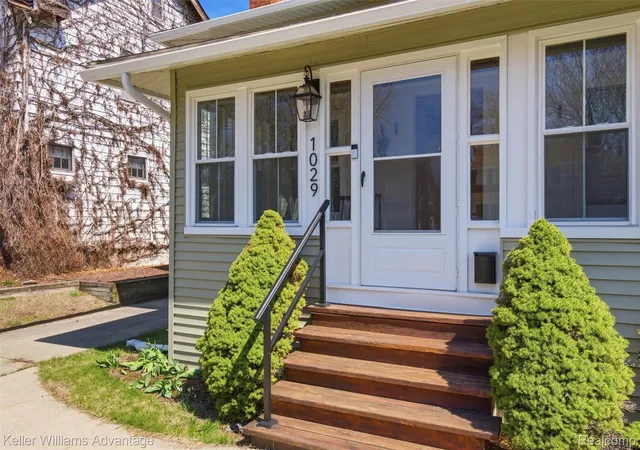 Photo 3 of Single family home for sale at 1029 Longfellow Ave, Royal Oak, MI 48067 | MLS# 20261057306 | Listing updated on 2026-10-07
