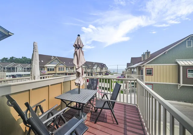 5th image of 13802 S West Bayshore Dr, Elmwood Charter Township Leelanau, MI 49684 | MLS# 78080071396