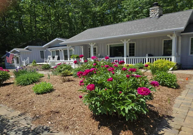 Photo 3 of Single family home for sale at 12981 N Forest Beach, Leelanau Township Leelanau, MI 49670 | MLS# 78080071404 | Listing updated on 2026-10-02