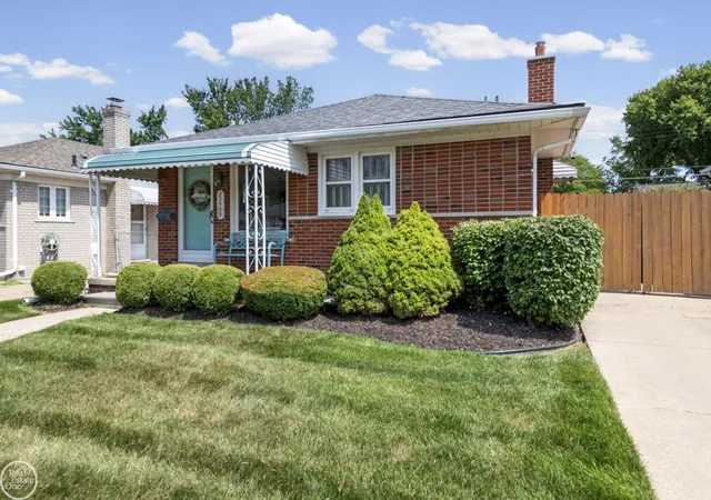 Photo 3 of Single family home for sale at 22933 Doremus St, Saint Clair Shores, MI 48080 | MLS# 58050215950 | Listing updated on 2026-08-04