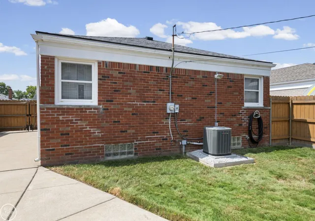 Photo 4 of Single family home for sale at 22933 Doremus St, Saint Clair Shores, MI 48080 | MLS# 58050215950 | Listing updated on 2026-08-04