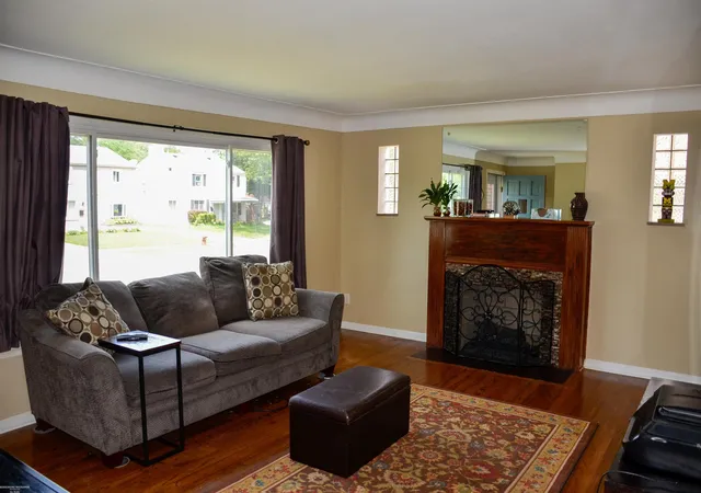 Photo 4 of Single family home for sale at 8474 Harding St, Center Line, MI 48015 | MLS# 58050215956 | Listing updated on 2026-09-03