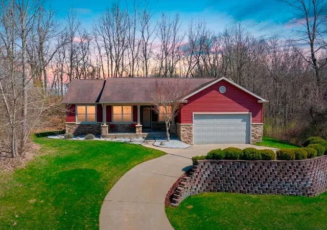 Photo 2 of Single family home for sale at 3992 Marietta Cir, Kalamazoo, MI 49009 | MLS# 66026038056 | Listing updated on 2026-07-24