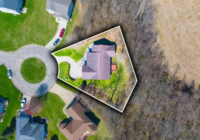 Photo 3 of Single family home for sale at 3992 Marietta Cir, Kalamazoo, MI 49009 | MLS# 66026038056 | Listing updated on 2026-07-24