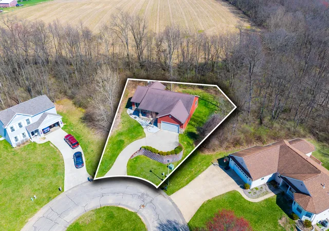 Photo 3 of Single family home for sale at 3992 Marietta Cir, Kalamazoo, MI 49009 | MLS# 66026038056 | Listing updated on 2026-07-24