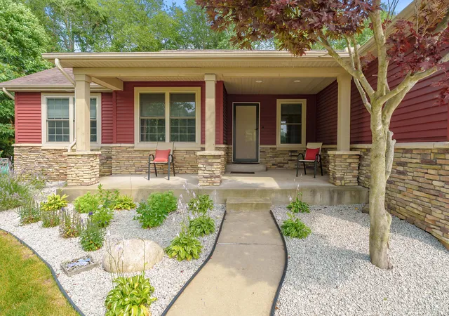 Photo 4 of Single family home for sale at 3992 Marietta Cir, Kalamazoo, MI 49009 | MLS# 66026038056 | Listing updated on 2026-07-24