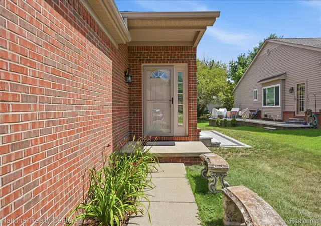 Photo 3 of Condo for sale at 809 Chelsea Ridge Ct, Howell, MI 48843 | MLS# 20261057319 | Listing updated on 2026-08-20