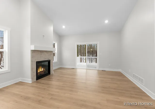 Listing Photo 4 - Condo for sale in building located at 2875 E Cobblestone Ct SE, Grand Rapids, MI 49512 - Unit #48