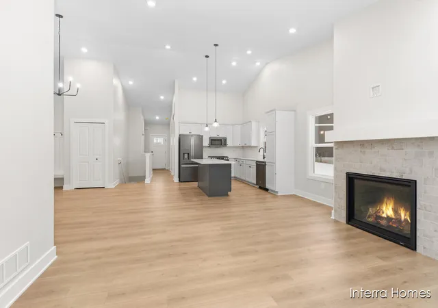 Listing Photo 5 - Condo for sale in building located at 2875 E Cobblestone Ct SE, Grand Rapids, MI 49512 - Unit #48