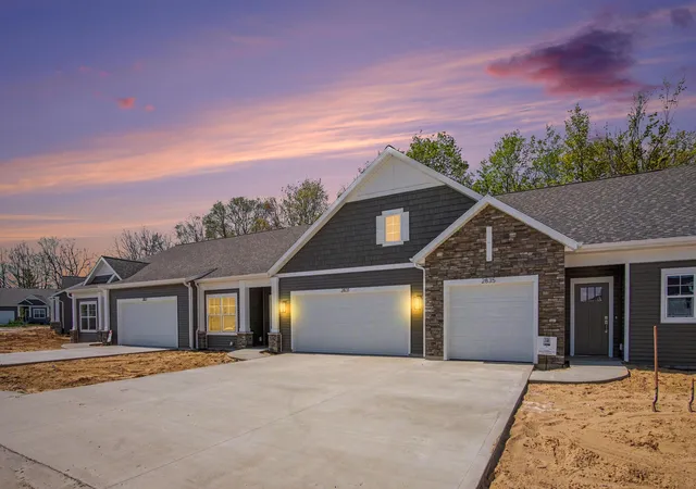 2nd image of 2877 E Cobblestone Ct Se #49, Grand Rapids, MI 49512 | MLS# 65026038067