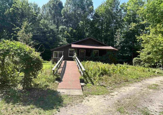 Photo 3 of Single family home for sale at 2851 Cedar River Rd, Mancelona, MI 49659 | MLS# 78080071408 | Listing updated on 2026-07-26