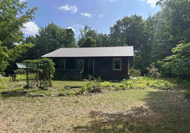 Photo 4 of Single family home for sale at 2851 Cedar River Rd, Mancelona, MI 49659 | MLS# 78080071408 | Listing updated on 2026-07-26