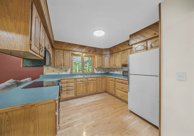 Photo 3 of Single family home for sale at 6586 Betsie River Rd, Interlochen, MI 49643 | MLS# 78080071412 | Listing updated on 2026-09-11