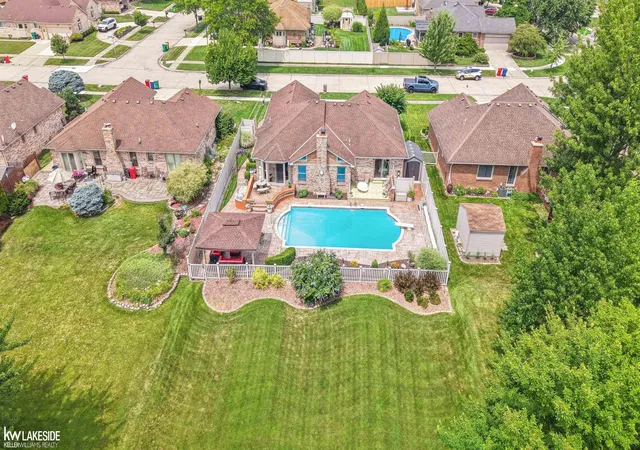 Photo 4 of Single family home for sale at 15444 Windsong Dr, Macomb, MI 48044 | MLS# 58050215971 | Listing updated on 2026-07-23