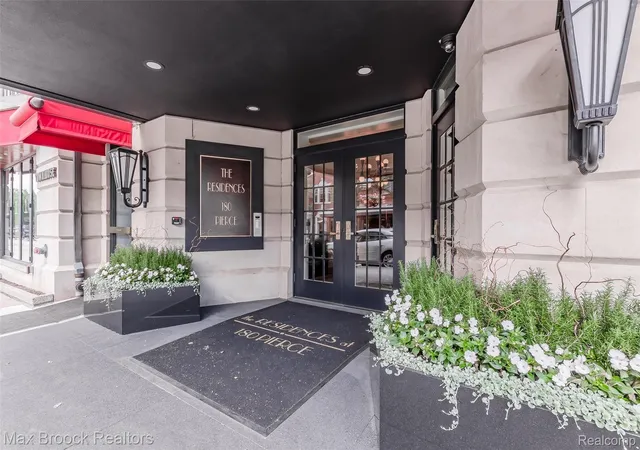 Photo 2 of Condo for sale at 180 Pierce St Unit 4, Birmingham, MI 48009 | MLS# 20261057348 | Listing updated on 2026-07-25
