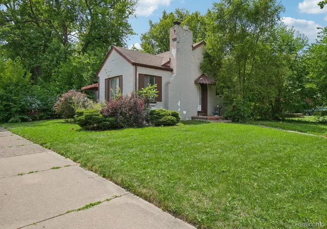 Photo 2 of Single family home for sale at 15906 Collingham Dr, Detroit, MI 48205 | MLS# 20261057356 | Listing updated on 2026-07-24