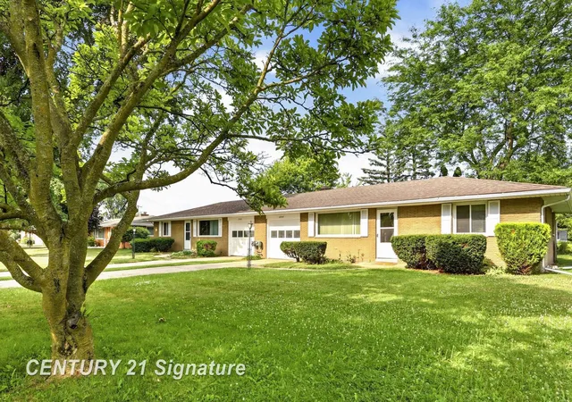 2nd image of 2955 Whitfield Dr, Saginaw, MI 48603 | MLS# 61050215975