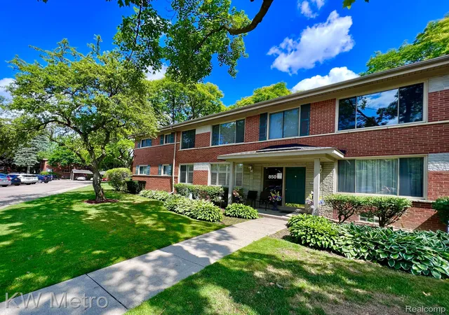 Photo 1 of Condo for sale at 850 N Adams Rd #6, Birmingham, MI 48009 | MLS# 20261057370 | Listing updated on 2026-07-30