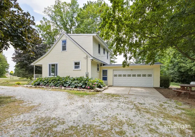 Photo 2 of Single family home for sale at 4005 Hendershot Ave Nw, Grand Rapids, MI 49544 | MLS# 65026038090 | Listing updated on 2026-09-16
