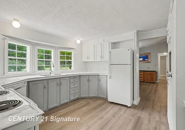 image of 6880 W Emery Rd, Houghton Lake, MI 48629 | MLS# 61050215984