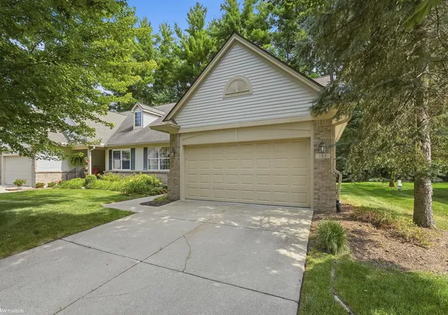 2nd image of 183 Four Seasons Rd, Lake Orion, MI 48360 | MLS# 58050215985