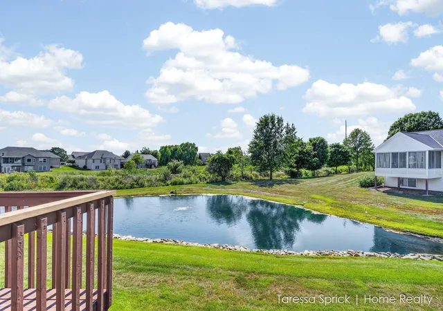 Listing Photo 5 - Condo for sale in building located at 1533 Castlemaine Dr, Zeeland, MI 49464