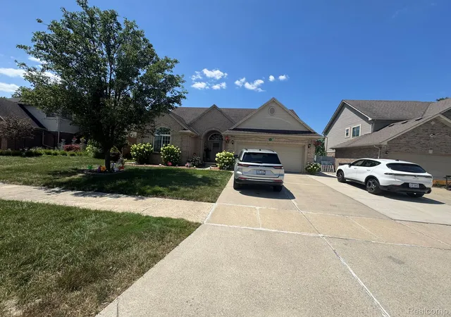 Photo 2 of Single family home for sale at 324 Cherry Ln, Inkster, MI 48141 | MLS# 20261057393 | Listing updated on 2026-07-24