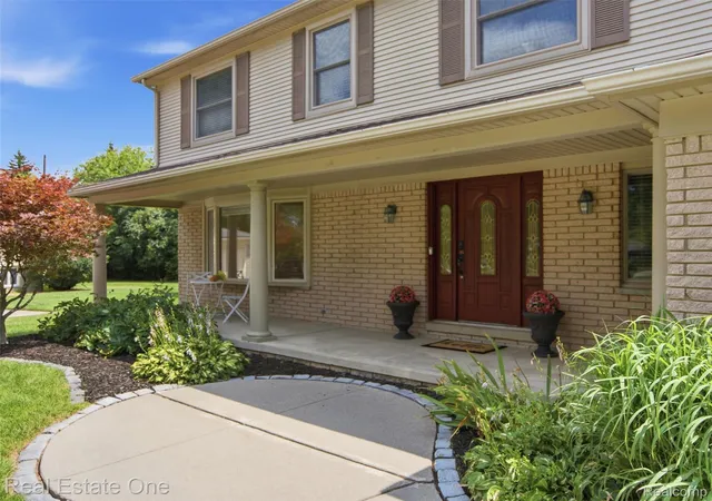 Photo 1 of Sale Pending at 4166 Cherrywood Dr, Troy, MI 48098 | MLS# 20261057397 | Listing updated on 2026-08-29