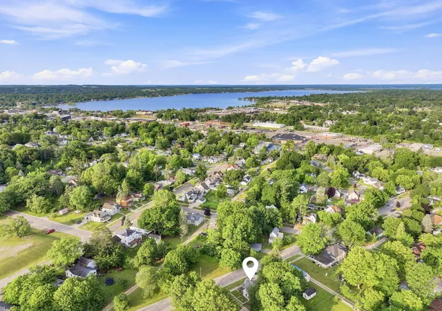 Photo 3 of Single family home for sale at 901 Ernst St, Cadillac, MI 49601 | MLS# 78080071419 | Listing updated on 2026-09-30