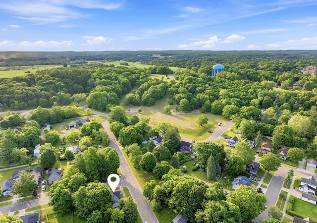 Photo 3 of Single family home for sale at 901 Ernst St, Cadillac, MI 49601 | MLS# 78080071419 | Listing updated on 2026-09-30