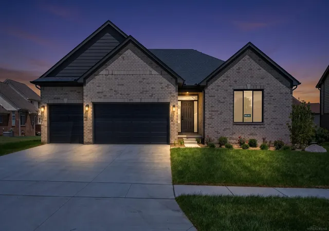 Photo 1 of Single family home for sale at 1073 Williamson Cir, Pontiac, MI 48340 | MLS# 58050215997 | Listing updated on 2026-08-27