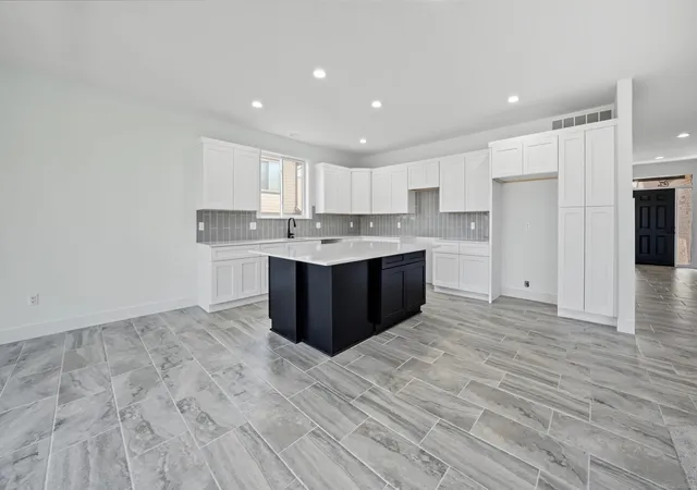 Photo 4 of Single family home for sale at 1073 Williamson Cir, Pontiac, MI 48340 | MLS# 58050215997 | Listing updated on 2026-08-27