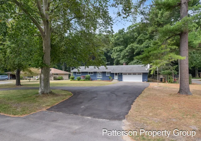 3rd image of 5087 Lake Harbor Rd, Norton Shores, MI 49441 | MLS# 71026038128