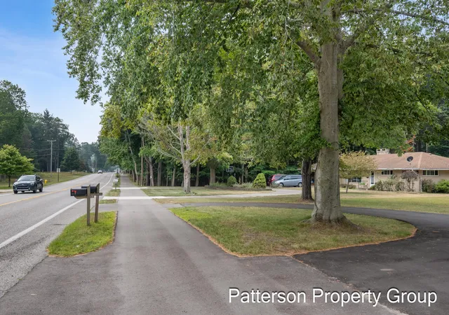 Photo 4 of Single family home for sale at 5087 Lake Harbor Rd, Norton Shores, MI 49441 | MLS# 71026038128 | Listing updated on 2026-09-17