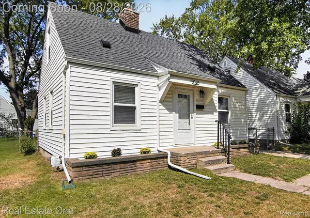 Photo 2 of Single family home for sale at 5048 Howe Rd, Wayne City Wayne, MI 48184 | MLS# 20261057414 | Listing updated on 2026-08-30