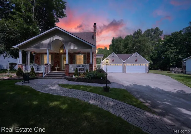 Photo 2 of Single family home for sale at 31600 Trestain St, Farmington Hills, MI 48336 | MLS# 20261057417 | Listing updated on 2026-08-30