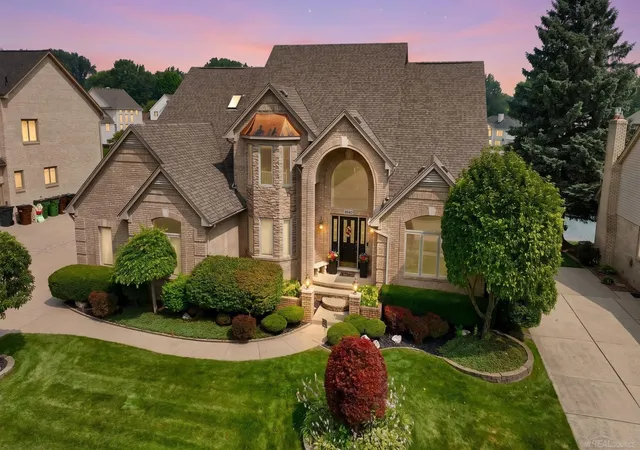 Photo 1 of Single family home for sale at 8893 Chestnut Run Dr, Shelby Township, MI 48317 | MLS# 58050216000 | Listing updated on 2026-07-26