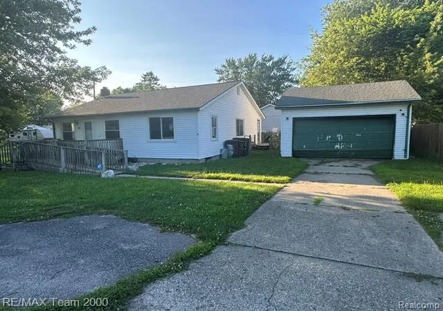 Photo 3 of Single family home for sale at 5601 Parkview St, Newport, MI 48166 | MLS# 20261057419 | Listing updated on 2026-08-27