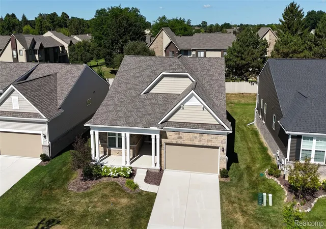 Photo 2 of Condo for sale at 38731 Chasewood Ct, Farmington, MI 48335 | MLS# 20261057428 | Listing updated on 2026-07-28