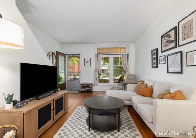 Listing Photo 5 - Condo for sale in building located at 110 Fitzhugh Ave SE, Grand Rapids, MI 49506