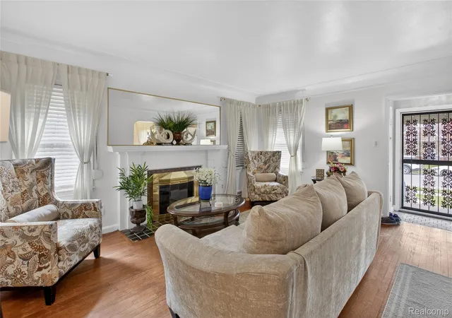 Photo 3 of Single family home for sale at 17420 Annchester Rd, Detroit, MI 48219 | MLS# 20261057434 | Listing updated on 2026-07-31