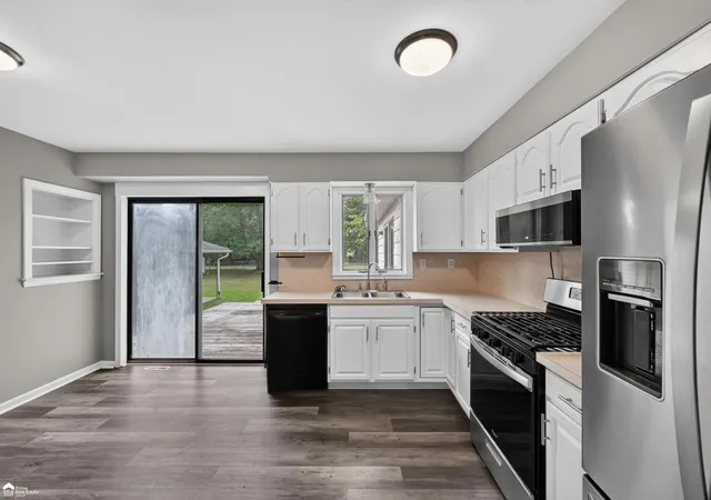 Photo 4 of Single family home for sale at 5286 Roberts Dr, Flint, MI 48506 | MLS# 5050216005 | Listing updated on 2026-08-22